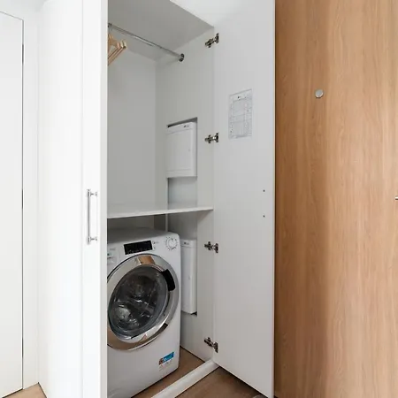 White Elegance Apartment With Ac & Free Garage By Noclegi Renters Poznan Exterior photo