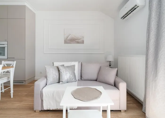 White Elegance Apartment With Ac & Free Garage By Noclegi Renters