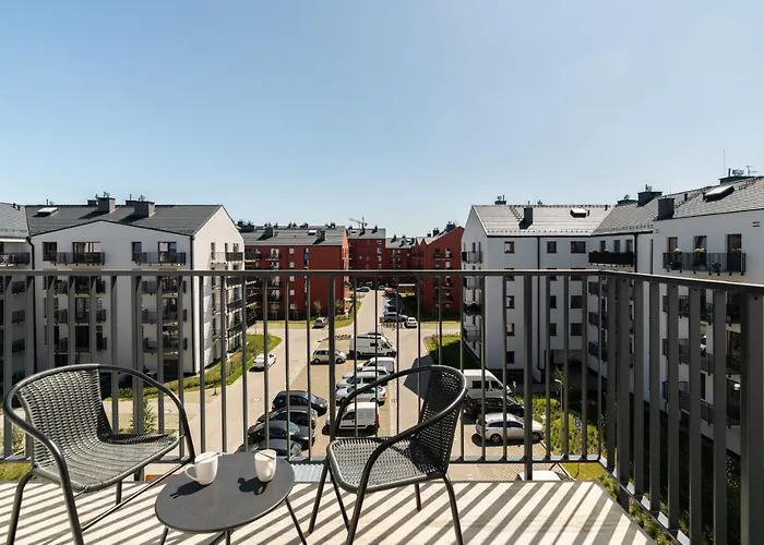 White Elegance Apartment With Ac & Free Garage By Noclegi Renters