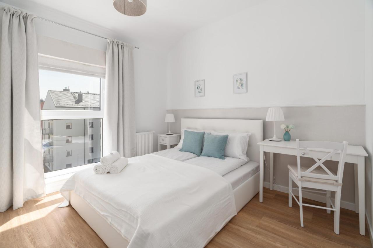 Apartment White Elegance With Ac & Free Garage By Renters *
