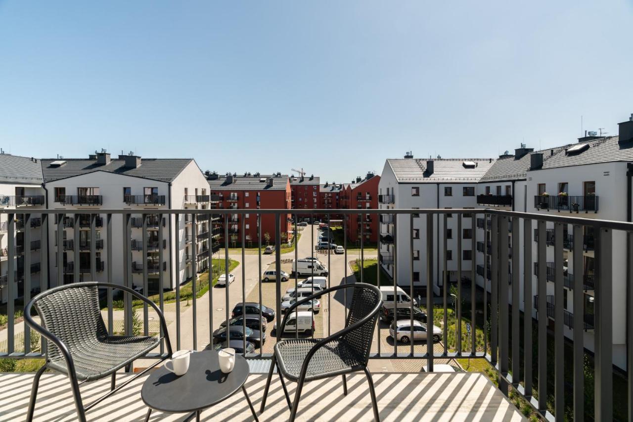 White Elegance With Ac & Free Garage By Renters Poznan