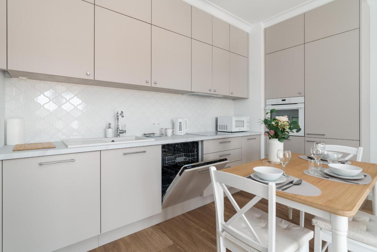White Elegance With Ac & Free Garage By Renters * Poznan