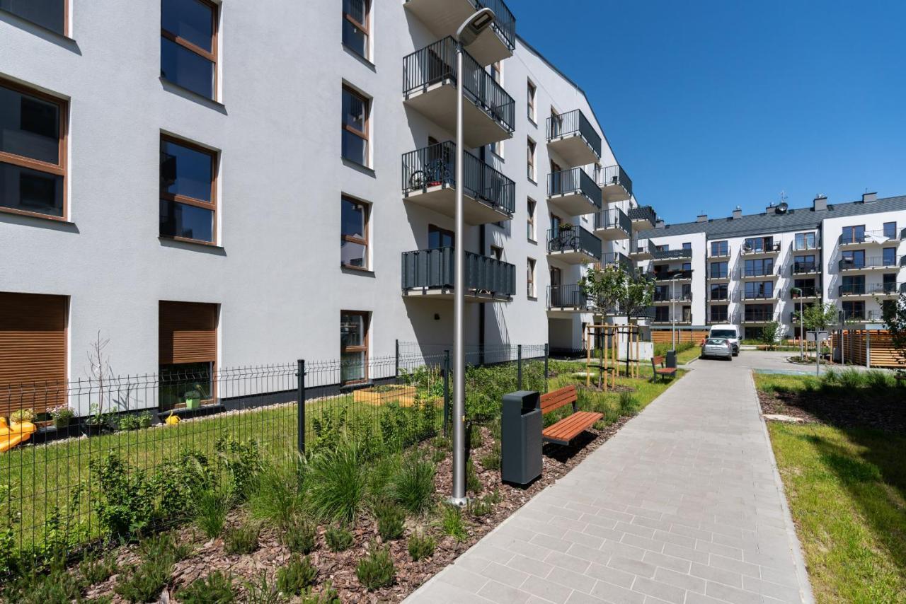 Apartment White Elegance With Ac & Free Garage By Renters